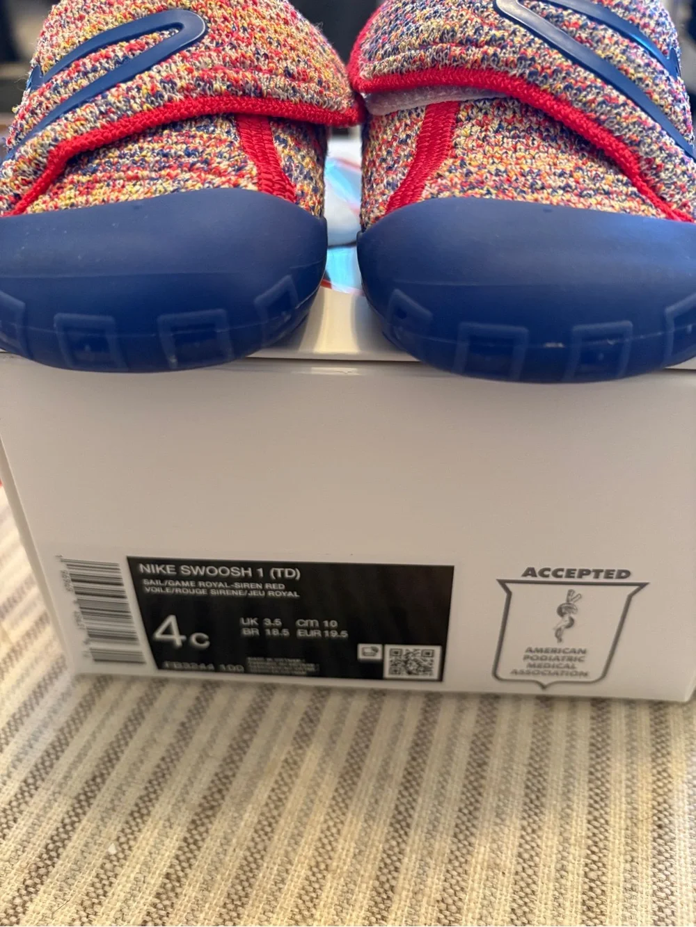 Nike swoosh gives